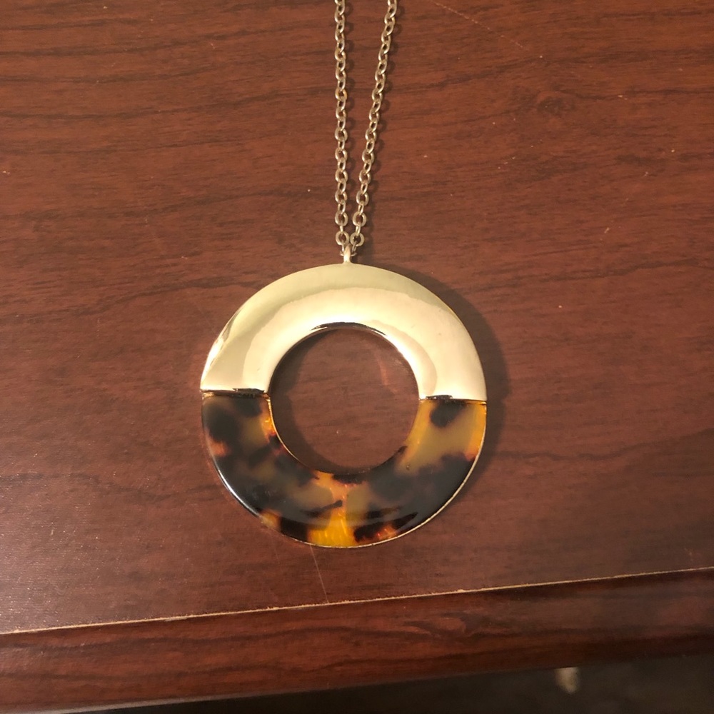 Pendant necklace